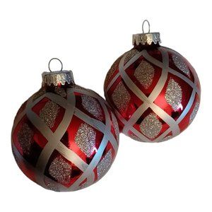 Vtg. 2 D&F Christmas Ornaments 2.5" x 2.5" Red Gray Silvr Sparkles Collectables